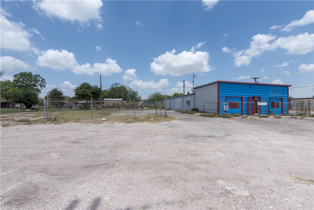 623 N Front Street Mathis TX 78368