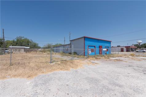 623 N Front Street Mathis TX 78368