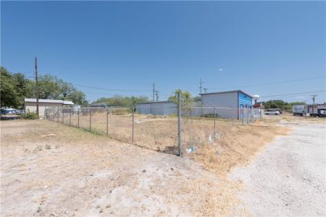 623 N Front Street Mathis TX 78368