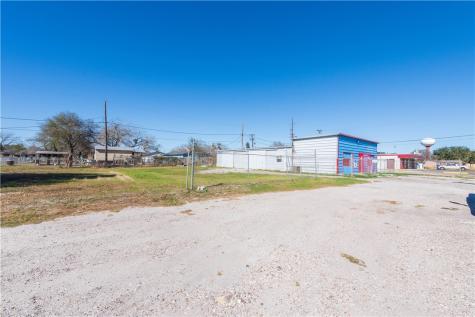 623 N Front Street Mathis TX 78368