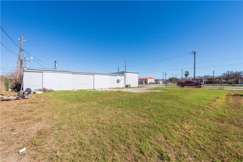 623 N Front Street Mathis TX 78368