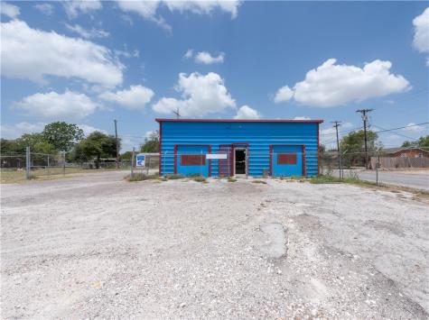 623 N Front Street Mathis TX 78368
