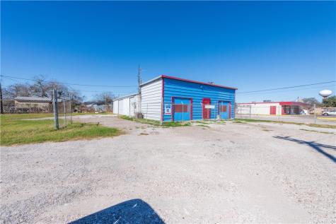 623 N Front Street Mathis TX 78368