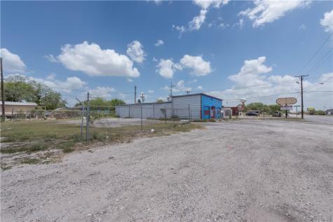 623 N Front Street Mathis TX 78368
