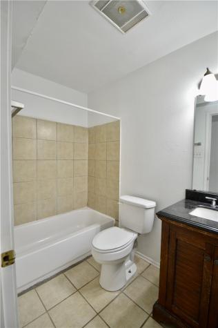 1004 Austin Street Portland TX 78374