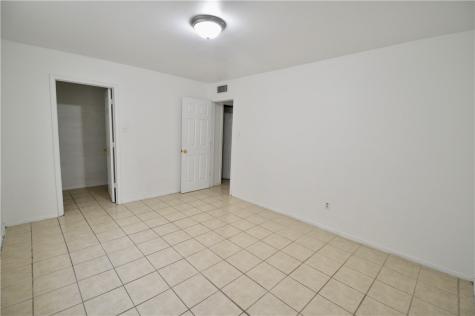 1004 Austin Street Portland TX 78374