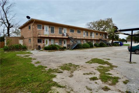 1004 Austin Street Portland TX 78374