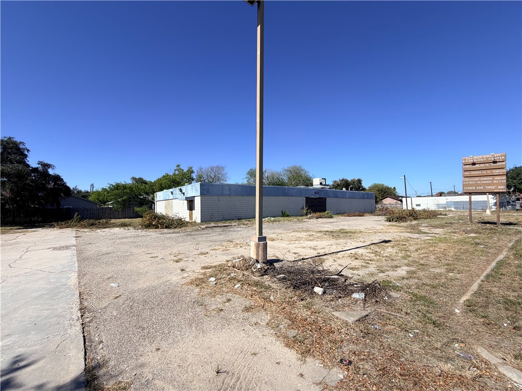 1621 S Brownlee Boulevard Corpus Christi TX 78404
