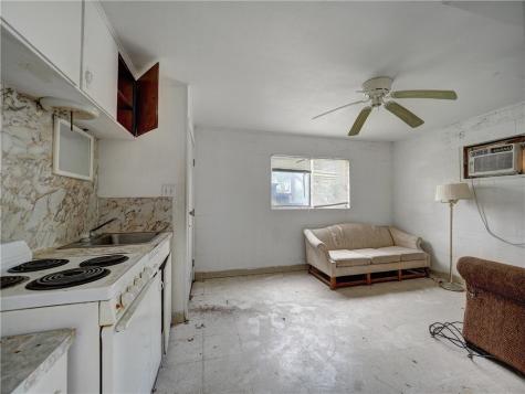 628 W Mesquite Avenue Kingsville TX 78363