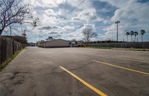 4929 Everhart Corpus Christi TX 78411