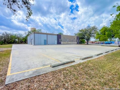 1824 S Washington Street Beeville TX 78102