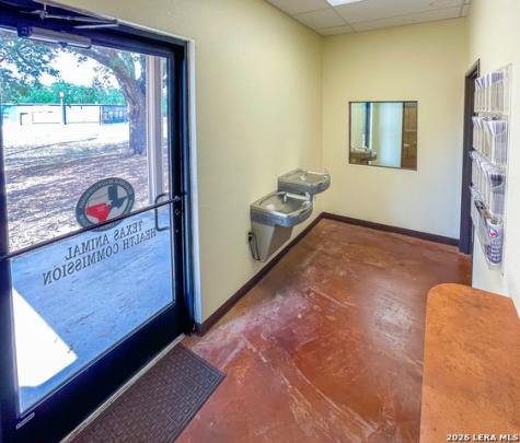 1824 S Washington Street Beeville TX 78102