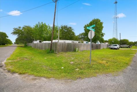 532 N Kossuth Street Rockport TX 78382
