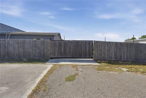 1615 Voss Avenue Odem TX 78370