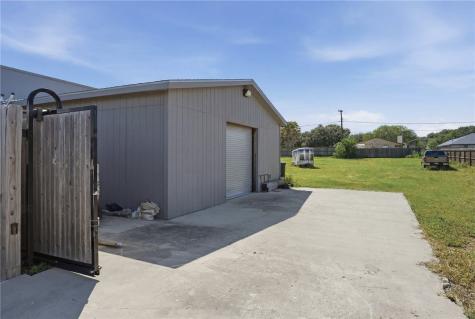 1615 Voss Avenue Odem TX 78370