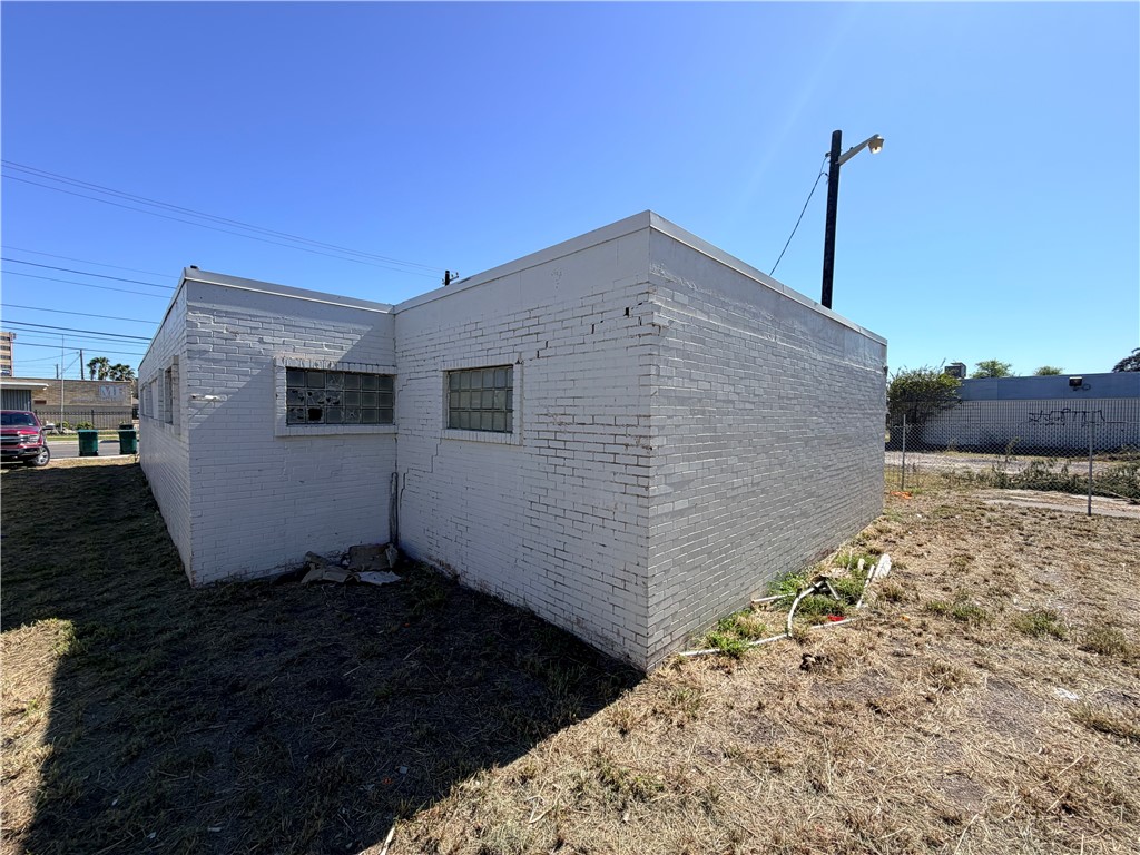 1609 S Brownlee Boulevard Corpus Christi TX 78404
