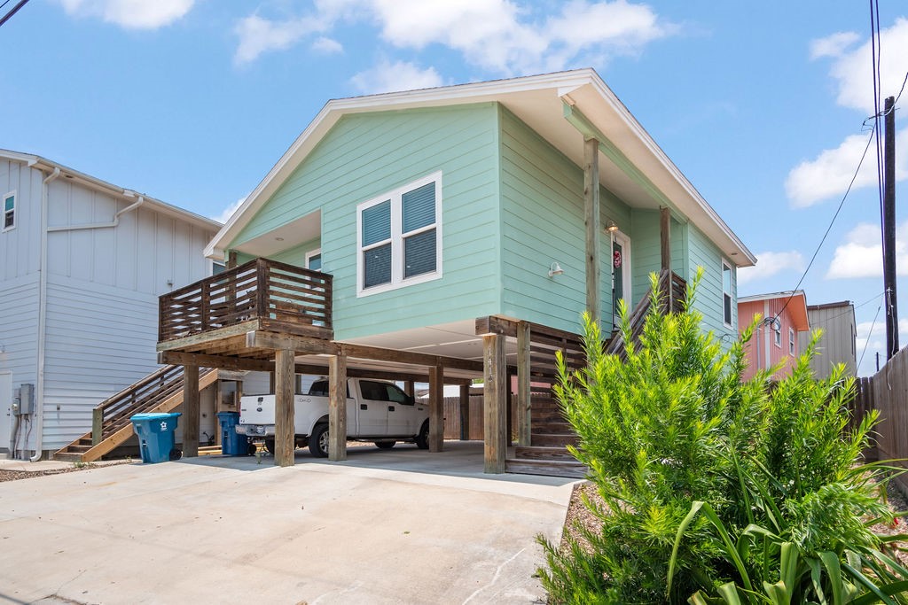 141 W Roberts Avenue Port Aransas TX 78373