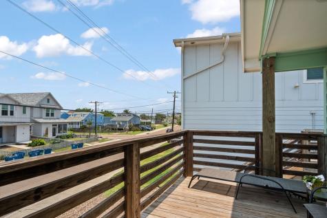 141 W Roberts Avenue Port Aransas TX 78373
