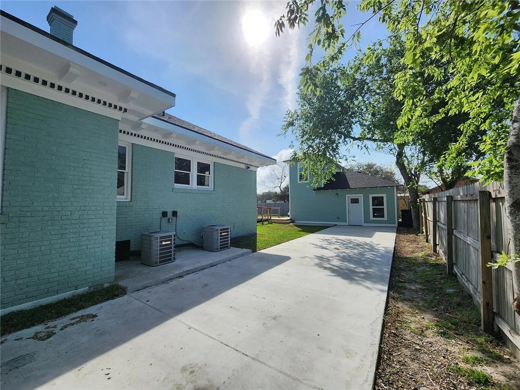 535 S Carancahua Street Corpus Christi TX 78401