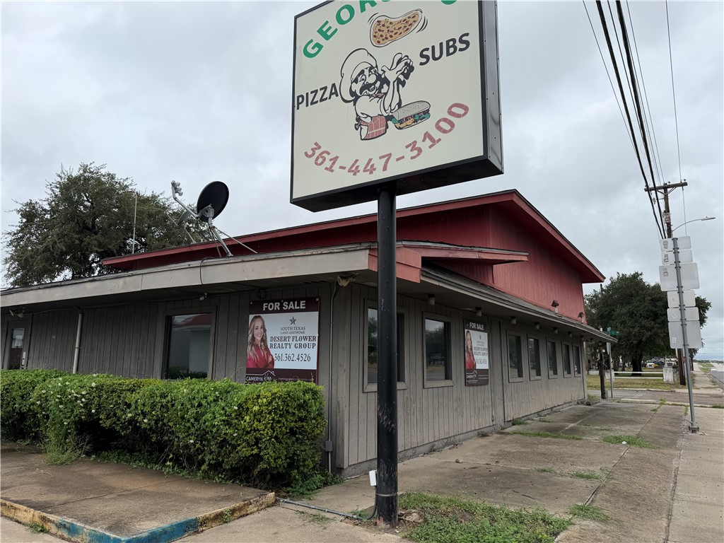 707 Nueces Street George West TX 78022