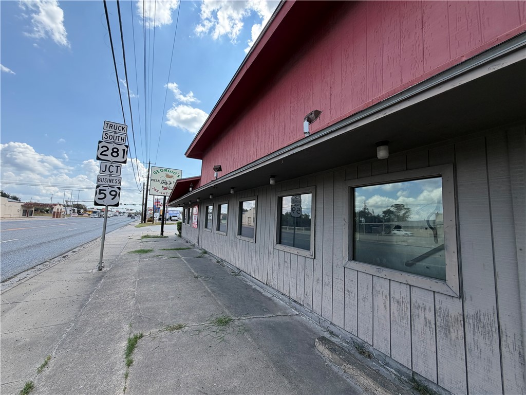 707 Nueces Street George West TX 78022