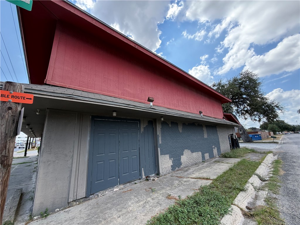 707 Nueces Street George West TX 78022