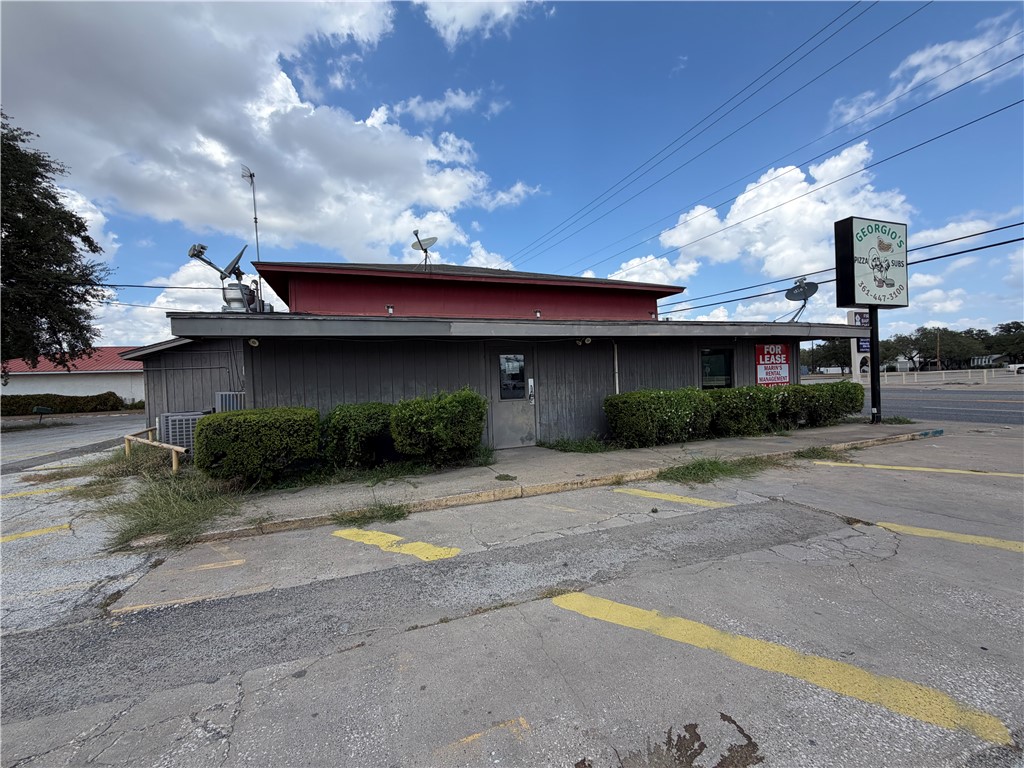 707 Nueces Street George West TX 78022