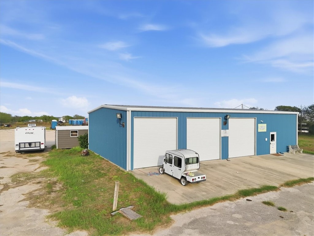 3128 Highway 281 George West TX 78022