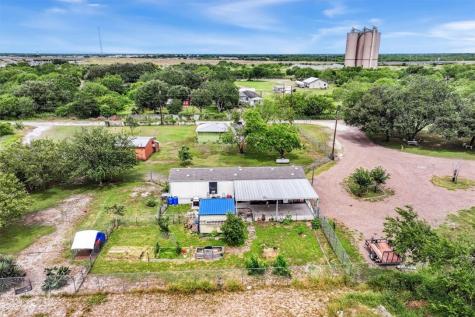 180 County Road 112 Alice TX 78332