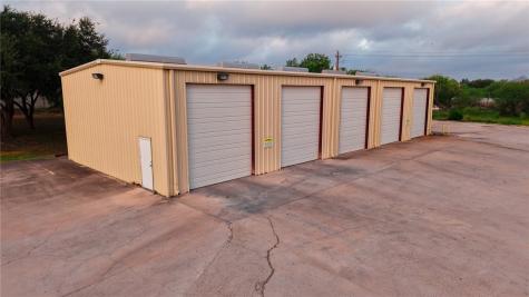905 N Harborth Highway Three Rivers TX 78071