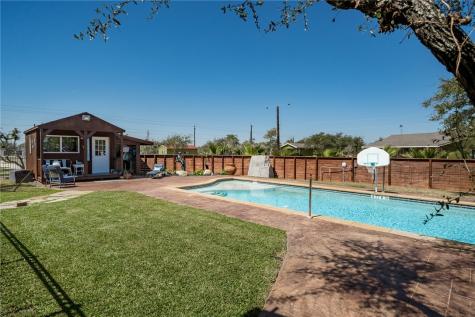 1852 State Highway 188 Rockport TX 78382