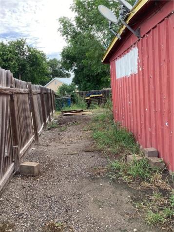 916 S Highway 281 Alice TX 78332