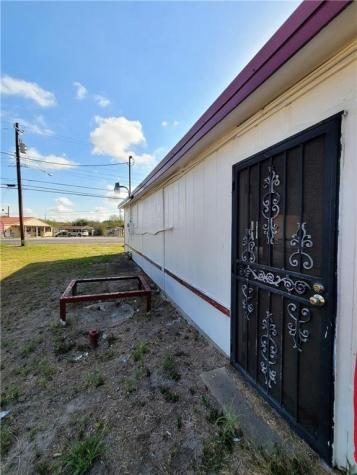 1402 S Washington Street Beeville TX 78102