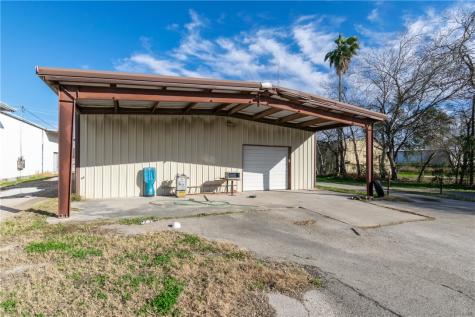 1303 S Falfurrias Highway Alice TX 78332