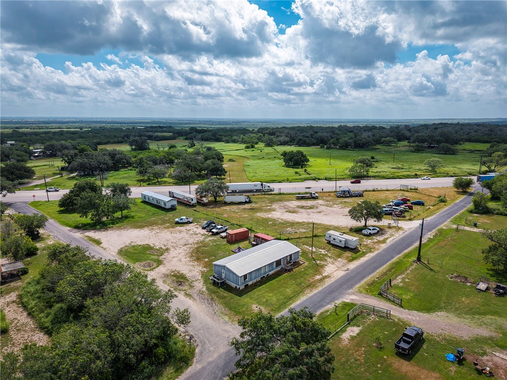 522 Cr 101 George West TX 78022