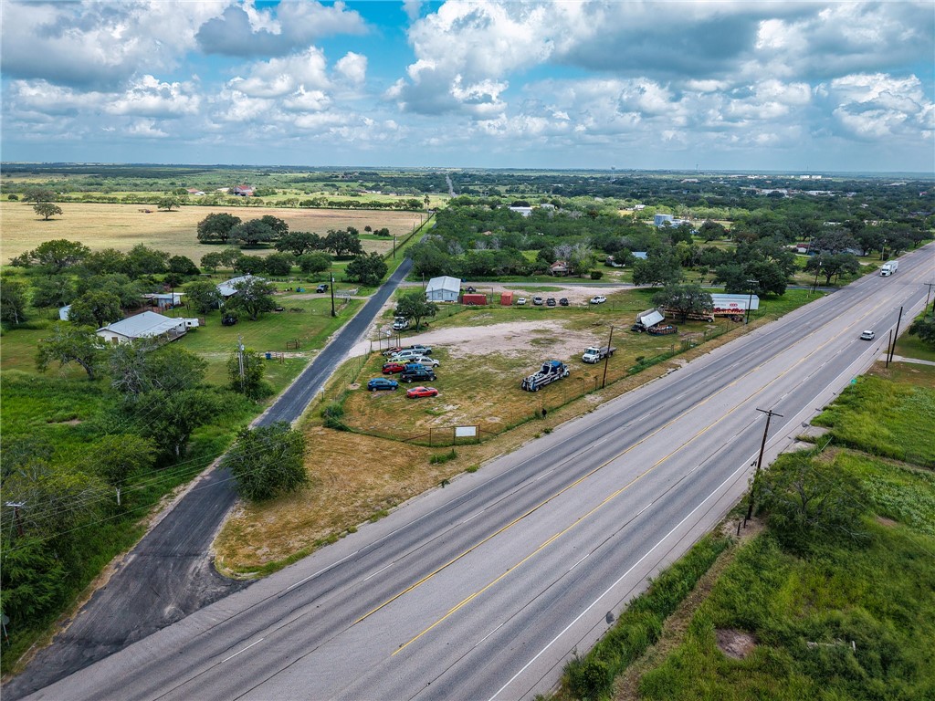 522 Cr 101 George West TX 78022