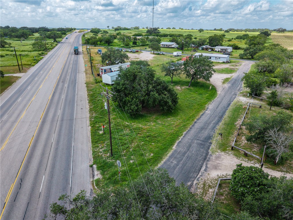 522 Cr 101 George West TX 78022