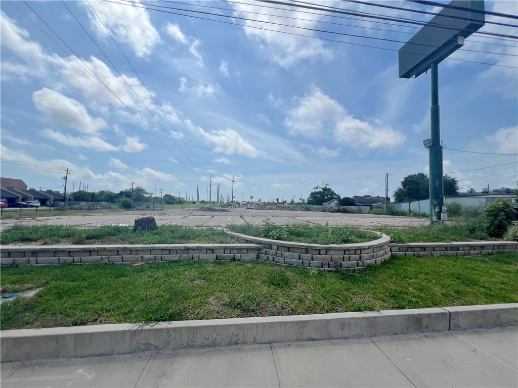 5902 S Staples Street Corpus Christi TX 78413