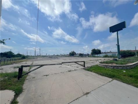 5902 S Staples Street Corpus Christi TX 78413