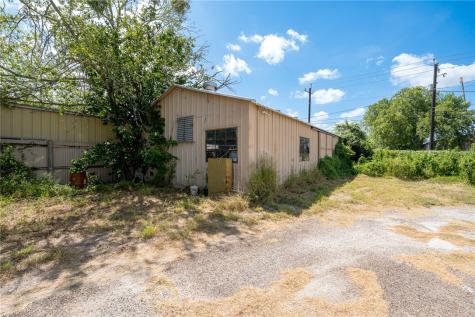 214 E Market Street Sinton TX 78387