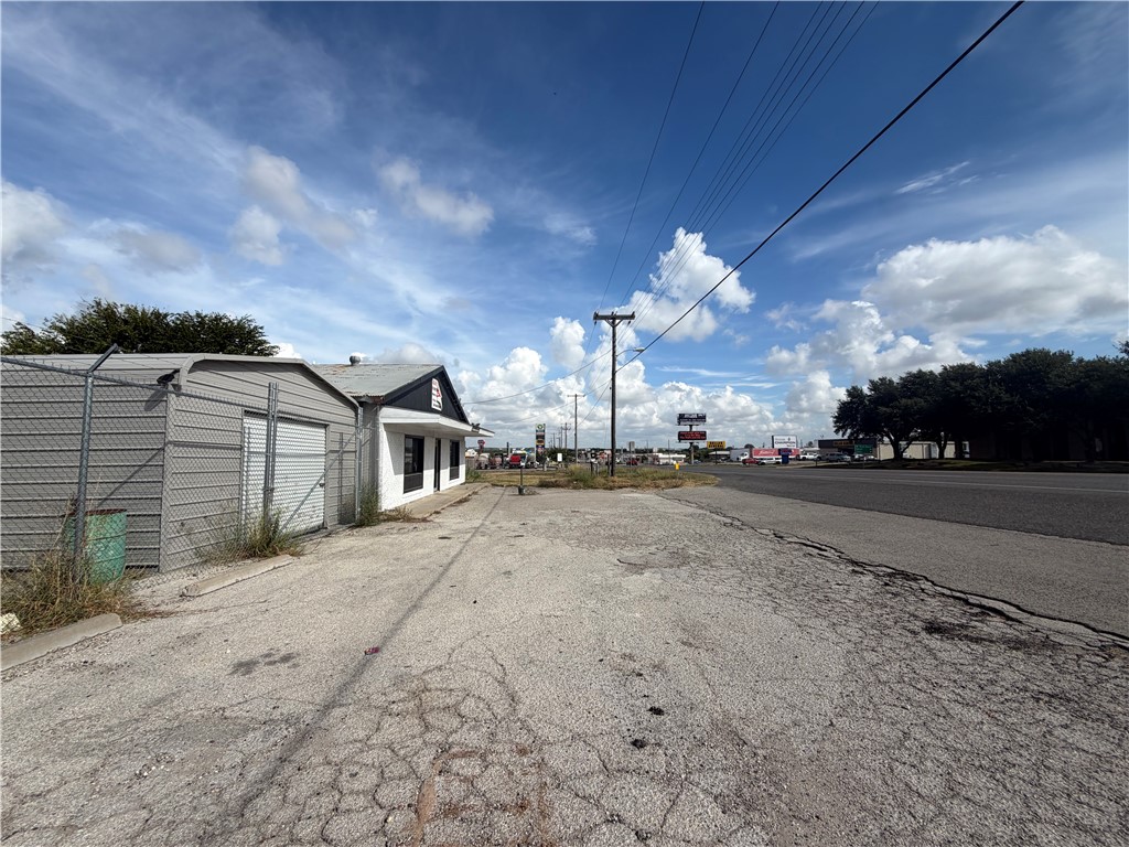 114 S Sunset Strip Drive Kenedy TX 78119