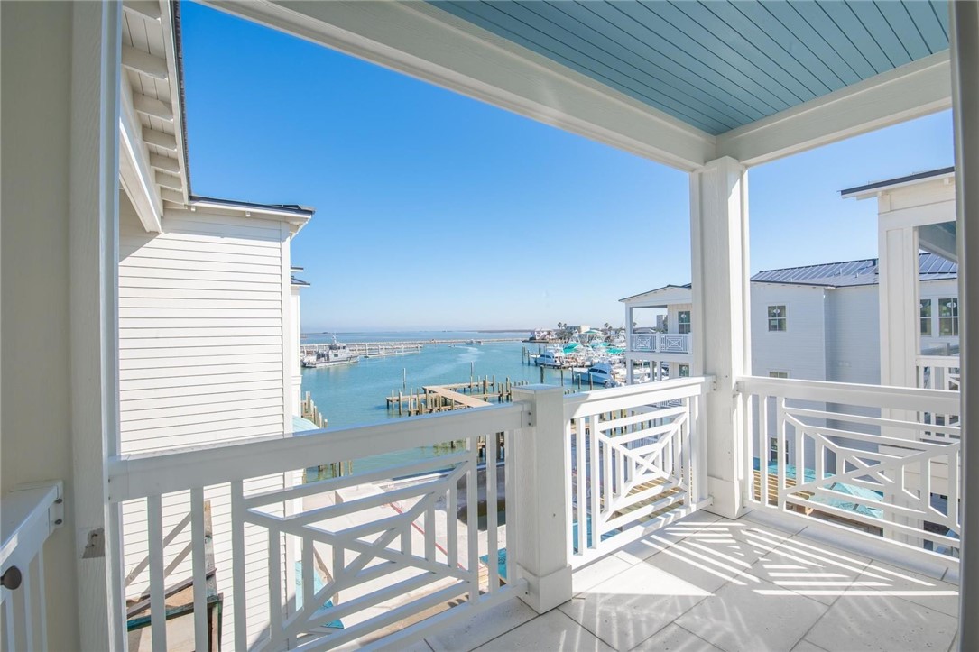 136 W Cotter Avenue 3 Port Aransas TX 78373
