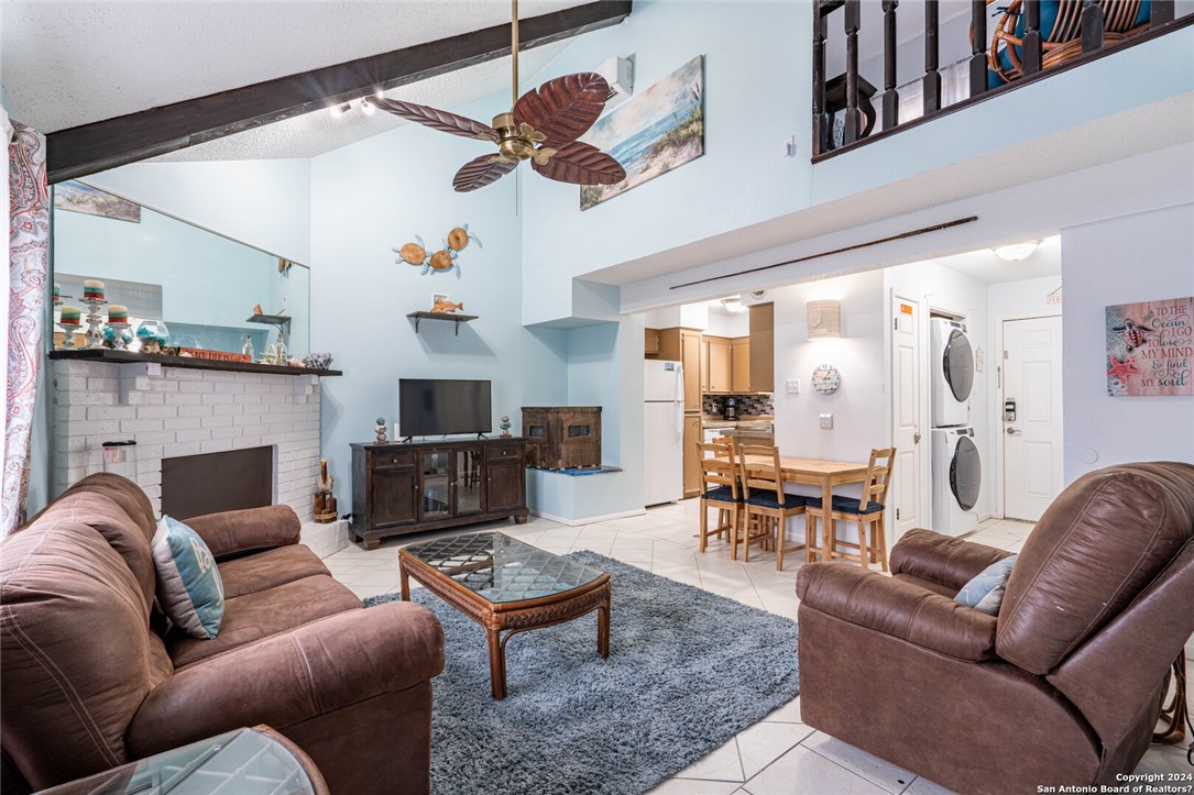 15217 Leeward Drive 1-b Corpus Christi TX 78418