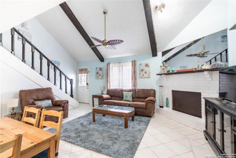 15217 Leeward Drive 1-b Corpus Christi TX 78418