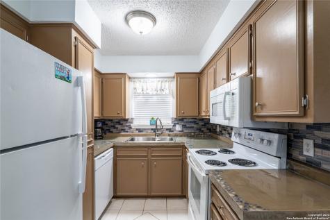 15217 Leeward Drive 1-b Corpus Christi TX 78418