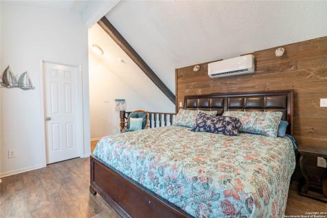 15217 Leeward Drive 1-b Corpus Christi TX 78418
