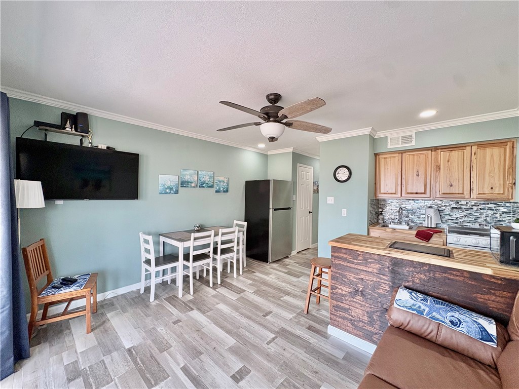 3938 Surfside Boulevard 3121 Corpus Christi TX 78402
