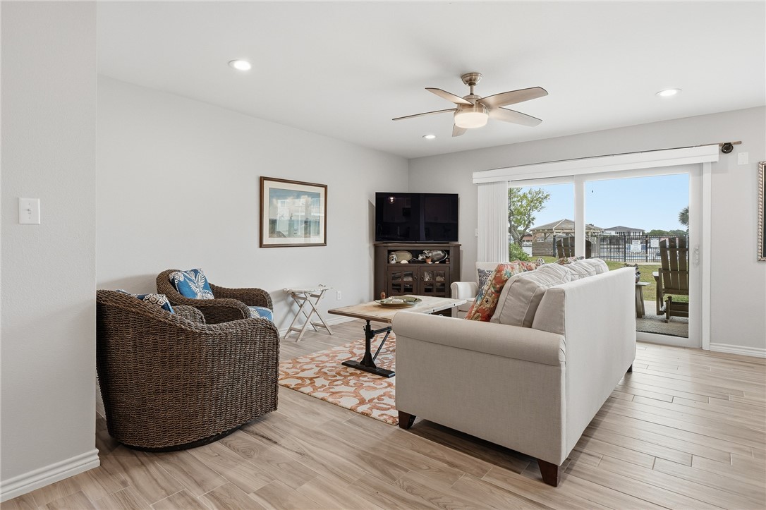2404 Bayhouse Drive 2404 Rockport TX 78382