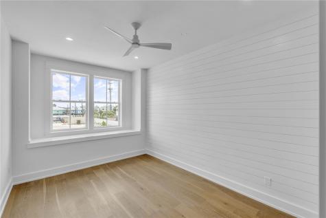 136 W Cotter Avenue 7 Port Aransas TX 78373