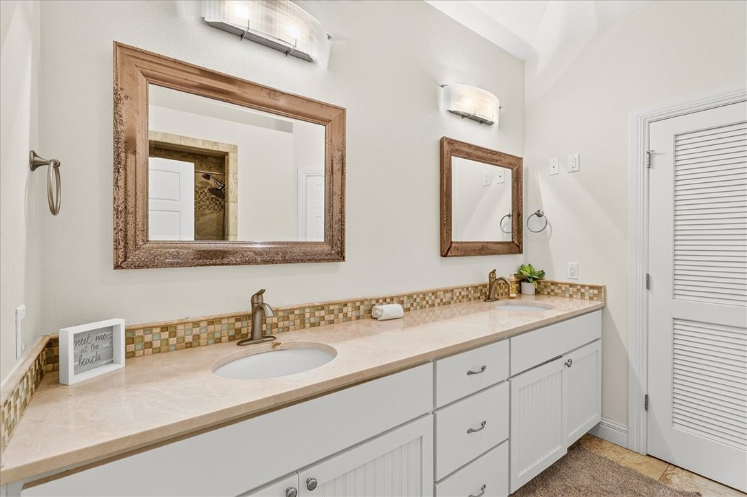 247 W Roberts Avenue 6 Port Aransas TX 78373